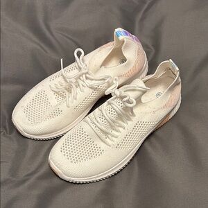SHEIN Cream Athletic Shoes